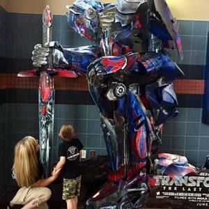 Meet your Posher, Raymond